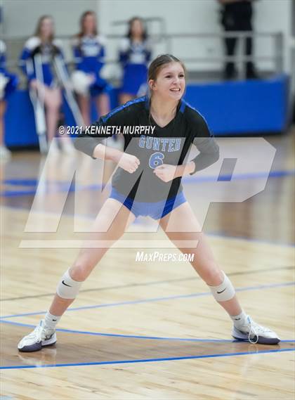 Thumbnail 2 in Gunter vs Boyd UIL 3A Region II Semi-Final photogallery.