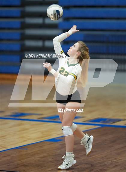Thumbnail 3 in Gunter vs Boyd UIL 3A Region II Semi-Final photogallery.