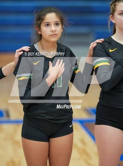 Thumbnail 2 in Gunter vs Boyd UIL 3A Region II Semi-Final photogallery.