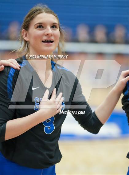 Thumbnail 3 in Gunter vs Boyd UIL 3A Region II Semi-Final photogallery.