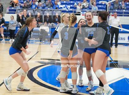 Thumbnail 3 in Gunter vs Boyd UIL 3A Region II Semi-Final photogallery.