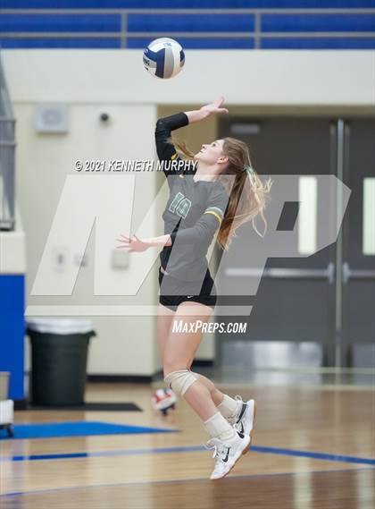 Thumbnail 1 in Gunter vs Boyd UIL 3A Region II Semi-Final photogallery.