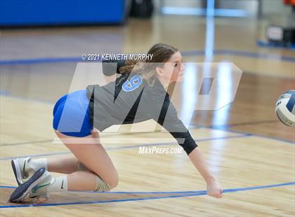 Thumbnail 1 in Gunter vs Boyd UIL 3A Region II Semi-Final photogallery.