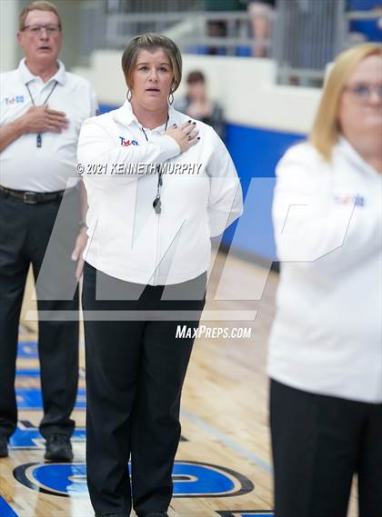 Thumbnail 2 in Gunter vs Boyd UIL 3A Region II Semi-Final photogallery.
