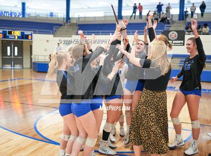 Thumbnail 2 in Gunter vs Boyd UIL 3A Region II Semi-Final photogallery.