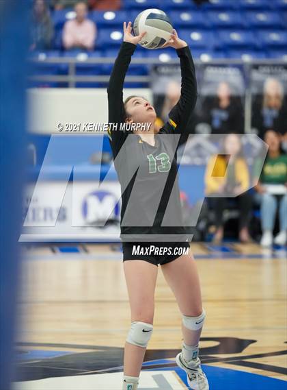 Thumbnail 1 in Gunter vs Boyd UIL 3A Region II Semi-Final photogallery.