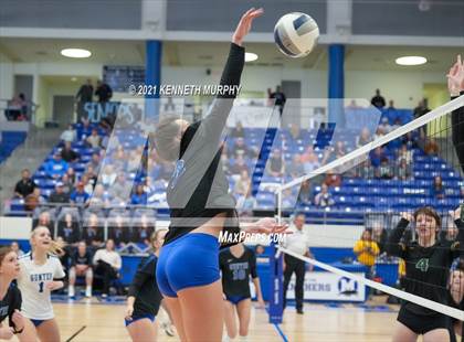 Thumbnail 2 in Gunter vs Boyd UIL 3A Region II Semi-Final photogallery.