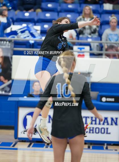 Thumbnail 3 in Gunter vs Boyd UIL 3A Region II Semi-Final photogallery.