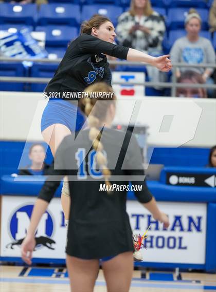 Thumbnail 1 in Gunter vs Boyd UIL 3A Region II Semi-Final photogallery.