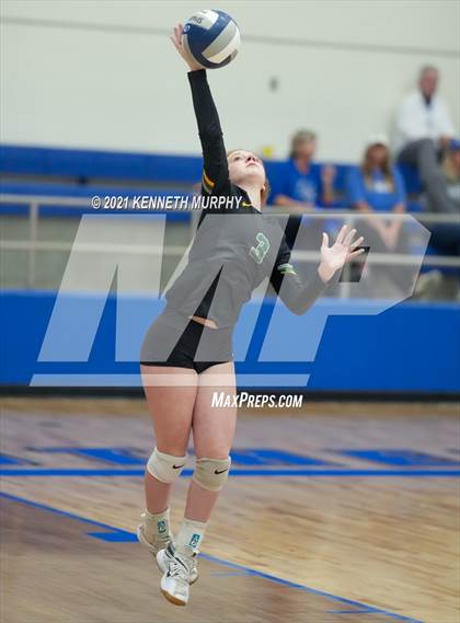Thumbnail 1 in Gunter vs Boyd UIL 3A Region II Semi-Final photogallery.