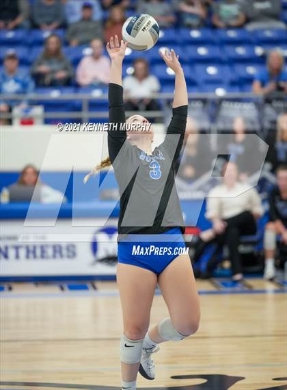 Thumbnail 1 in Gunter vs Boyd UIL 3A Region II Semi-Final photogallery.