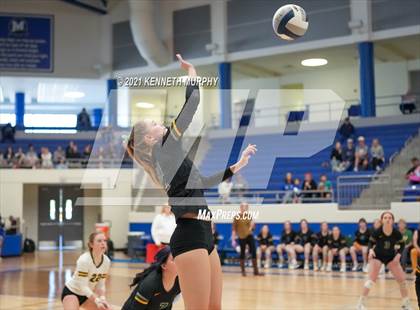 Thumbnail 1 in Gunter vs Boyd UIL 3A Region II Semi-Final photogallery.
