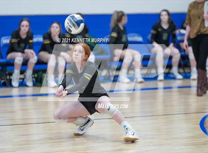 Thumbnail 2 in Gunter vs Boyd UIL 3A Region II Semi-Final photogallery.