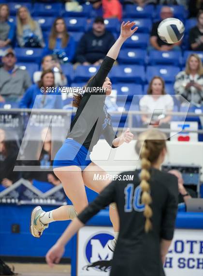 Thumbnail 2 in Gunter vs Boyd UIL 3A Region II Semi-Final photogallery.