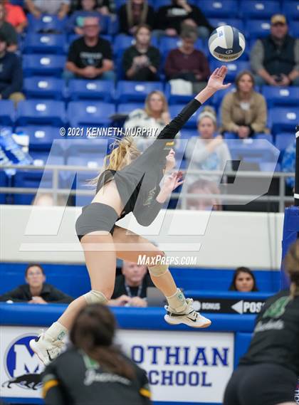 Thumbnail 3 in Gunter vs Boyd UIL 3A Region II Semi-Final photogallery.