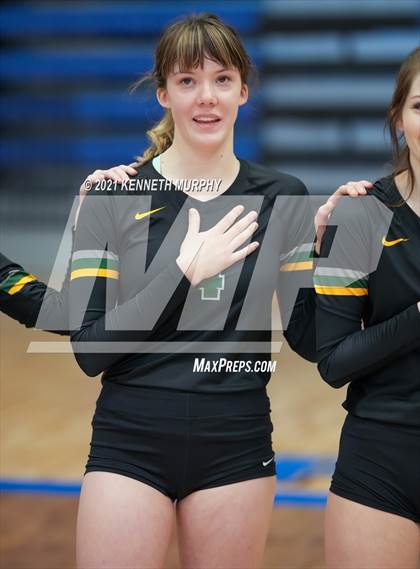 Thumbnail 3 in Gunter vs Boyd UIL 3A Region II Semi-Final photogallery.
