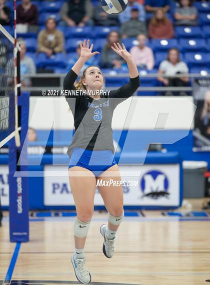Thumbnail 3 in Gunter vs Boyd UIL 3A Region II Semi-Final photogallery.