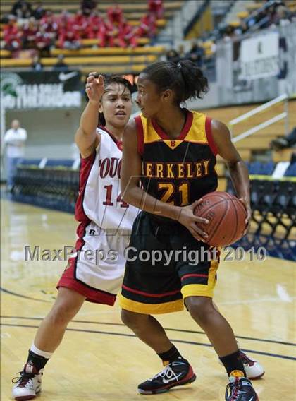 Thumbnail 3 in Carondelet vs. Berkeley (MLK Classic) photogallery.