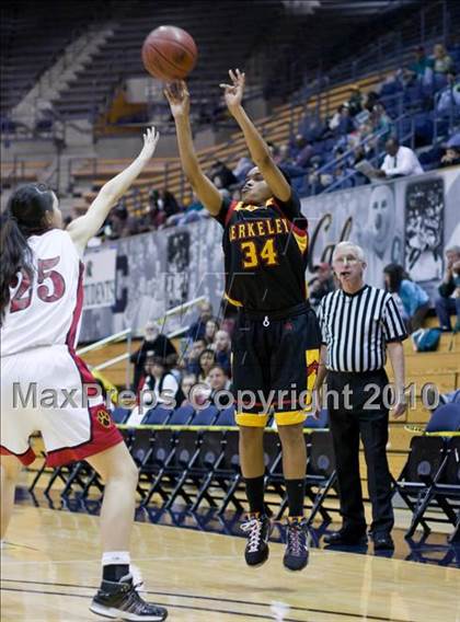 Thumbnail 2 in Carondelet vs. Berkeley (MLK Classic) photogallery.