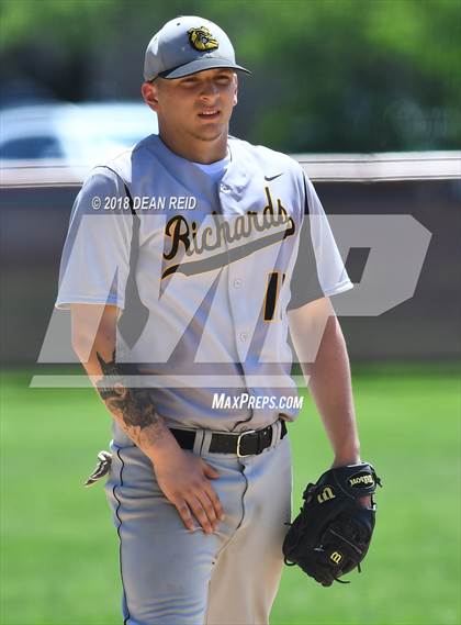 Thumbnail 3 in Richards @ Brother Rice (IHSA Class 4A Regional Final) photogallery.