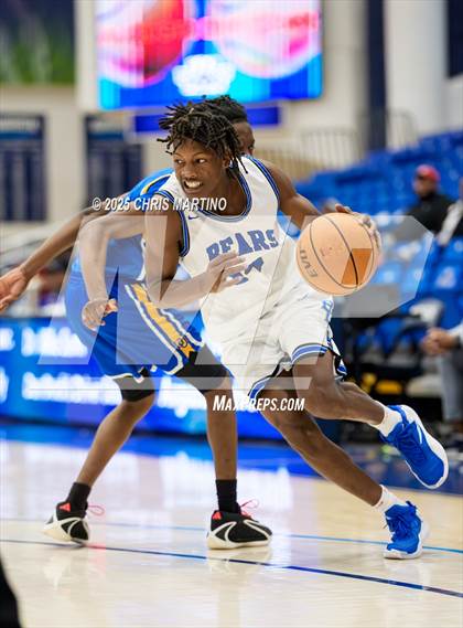 Thumbnail 3 in Burke County vs. Denmark-Olar (100 Black Men of Augusta Thanksgiving Classic) photogallery.