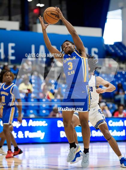 Thumbnail 3 in Burke County vs. Denmark-Olar (100 Black Men of Augusta Thanksgiving Classic) photogallery.
