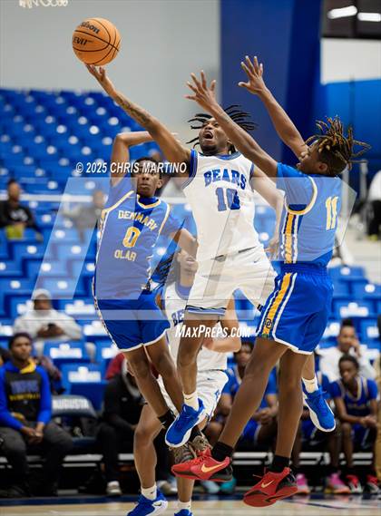 Thumbnail 2 in Burke County vs. Denmark-Olar (100 Black Men of Augusta Thanksgiving Classic) photogallery.