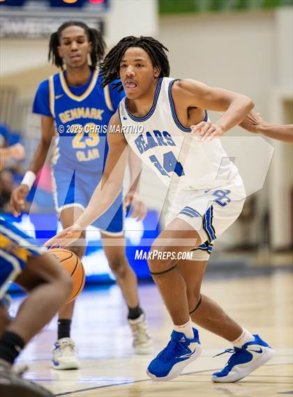 Thumbnail 1 in Burke County vs. Denmark-Olar (100 Black Men of Augusta Thanksgiving Classic) photogallery.