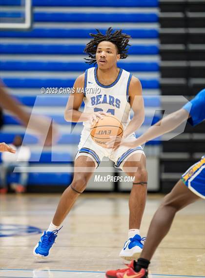 Thumbnail 3 in Burke County vs. Denmark-Olar (100 Black Men of Augusta Thanksgiving Classic) photogallery.