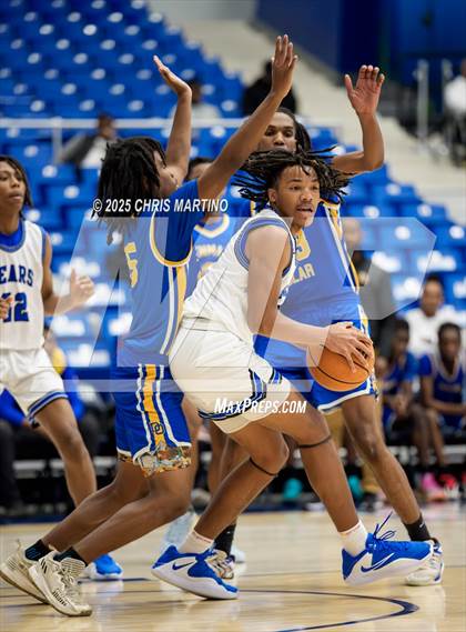 Thumbnail 1 in Burke County vs. Denmark-Olar (100 Black Men of Augusta Thanksgiving Classic) photogallery.