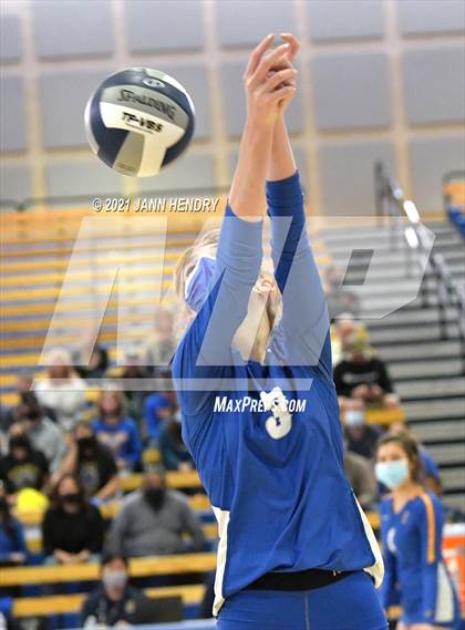 Thumbnail 3 in University Prep @ Exeter (CIF State D4 Final) photogallery.