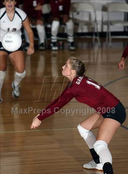 Thumbnail 3 in Robert Lee vs. Stony Point (Nike Volleyball Classic) photogallery.
