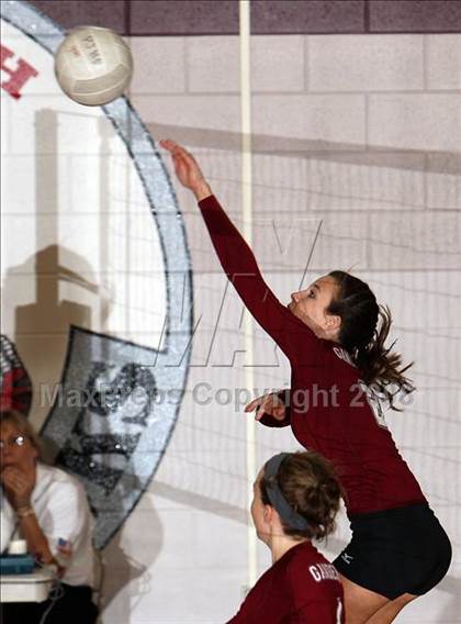 Thumbnail 3 in Robert Lee vs. Stony Point (Nike Volleyball Classic) photogallery.