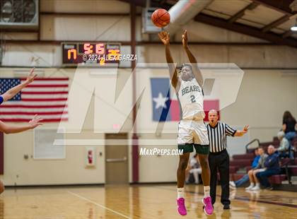 Thumbnail 2 in Brentwood Christian vs. Alamo Heights photogallery.