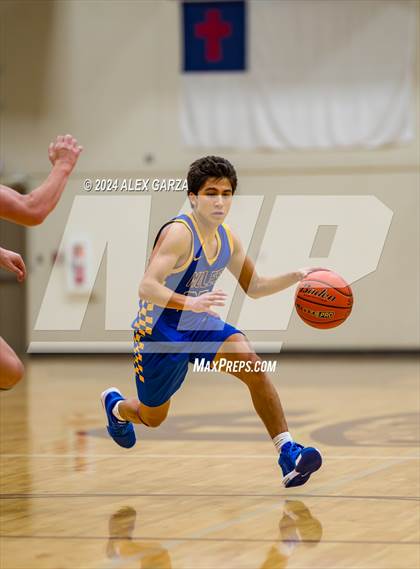 Thumbnail 3 in Brentwood Christian vs. Alamo Heights photogallery.