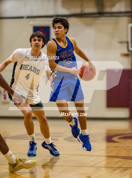 Thumbnail 3 in Brentwood Christian vs. Alamo Heights photogallery.