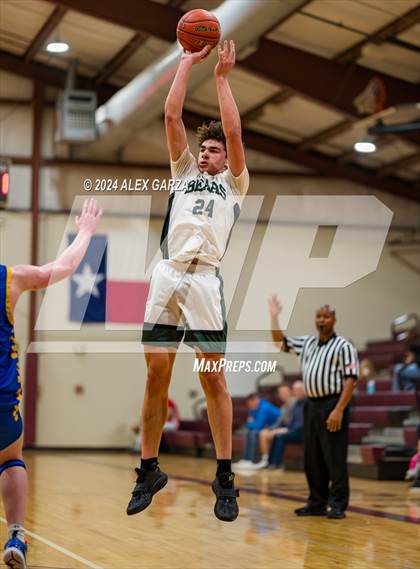 Thumbnail 3 in Brentwood Christian vs. Alamo Heights photogallery.