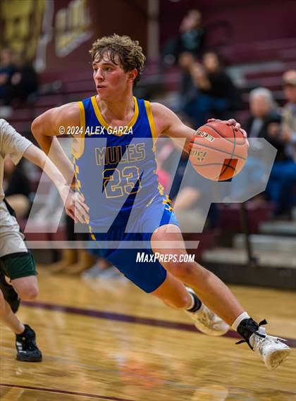 Thumbnail 2 in Brentwood Christian vs. Alamo Heights photogallery.