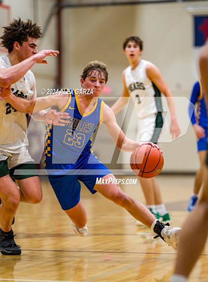 Thumbnail 2 in Brentwood Christian vs. Alamo Heights photogallery.