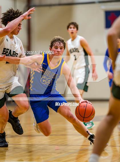 Thumbnail 3 in Brentwood Christian vs. Alamo Heights photogallery.