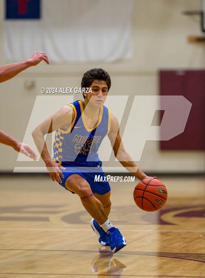 Thumbnail 3 in Brentwood Christian vs. Alamo Heights photogallery.