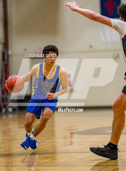 Thumbnail 2 in Brentwood Christian vs. Alamo Heights photogallery.