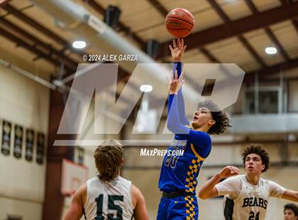 Thumbnail 2 in Brentwood Christian vs. Alamo Heights photogallery.