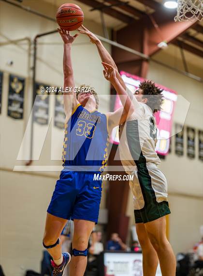 Thumbnail 2 in Brentwood Christian vs. Alamo Heights photogallery.
