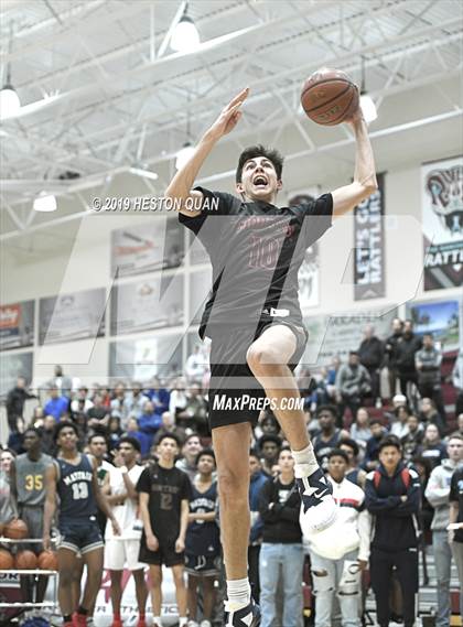 Thumbnail 3 in Rancho Mirage Holiday Invitational Slam Dunk Contest photogallery.