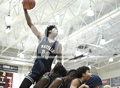 Thumbnail 3 in Rancho Mirage Holiday Invitational Slam Dunk Contest photogallery.