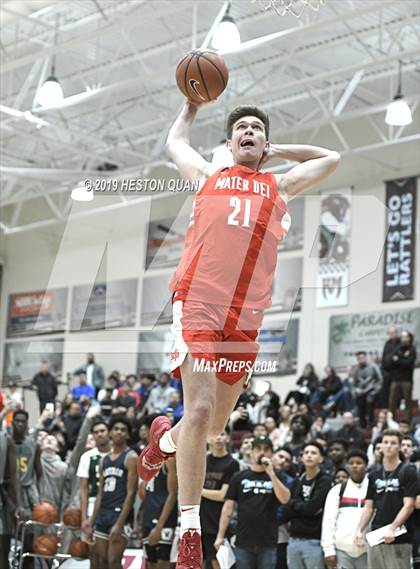Thumbnail 2 in Rancho Mirage Holiday Invitational Slam Dunk Contest photogallery.