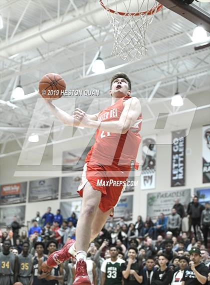 Thumbnail 3 in Rancho Mirage Holiday Invitational Slam Dunk Contest photogallery.