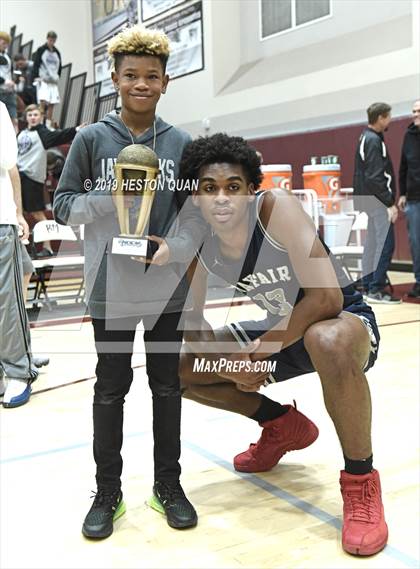Thumbnail 3 in Rancho Mirage Holiday Invitational Slam Dunk Contest photogallery.