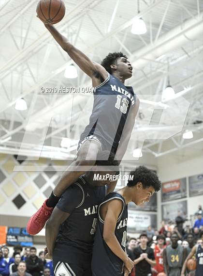 Thumbnail 3 in Rancho Mirage Holiday Invitational Slam Dunk Contest photogallery.